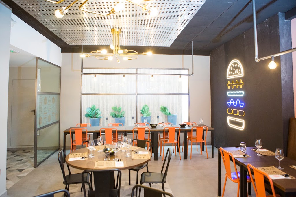 Restaurante Yakk and Grill — Ambiente