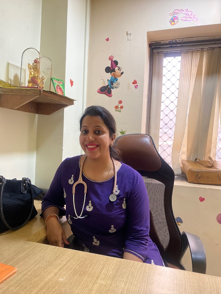 Dr. Dr Divya Mathur Shrivastava Child Specialist Intensivist Pediatric Cardiologist Aaga Chowk