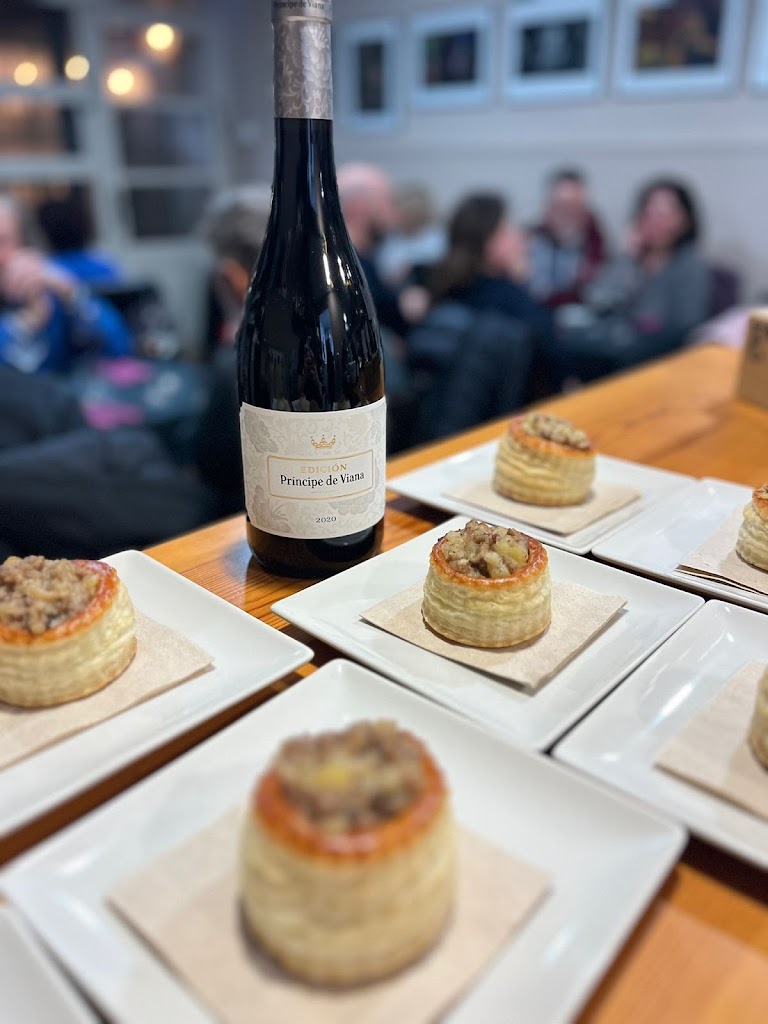 ESPAI VI CERDANYOLA — Vino