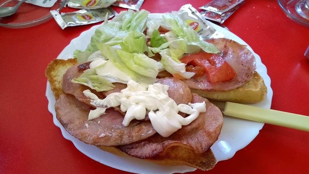 CAFETERIA-BAR LOS NINOS — Comida y bebida