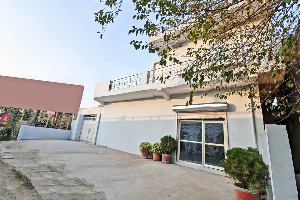 Oyo 84166 Hotel Dream