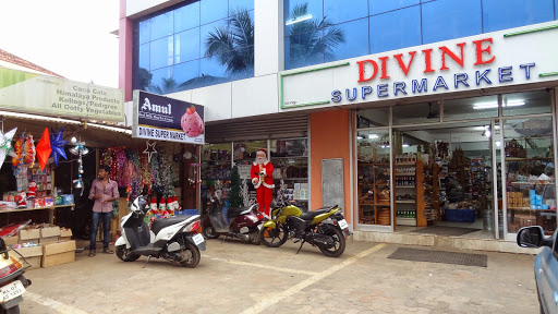 Divine Super Market