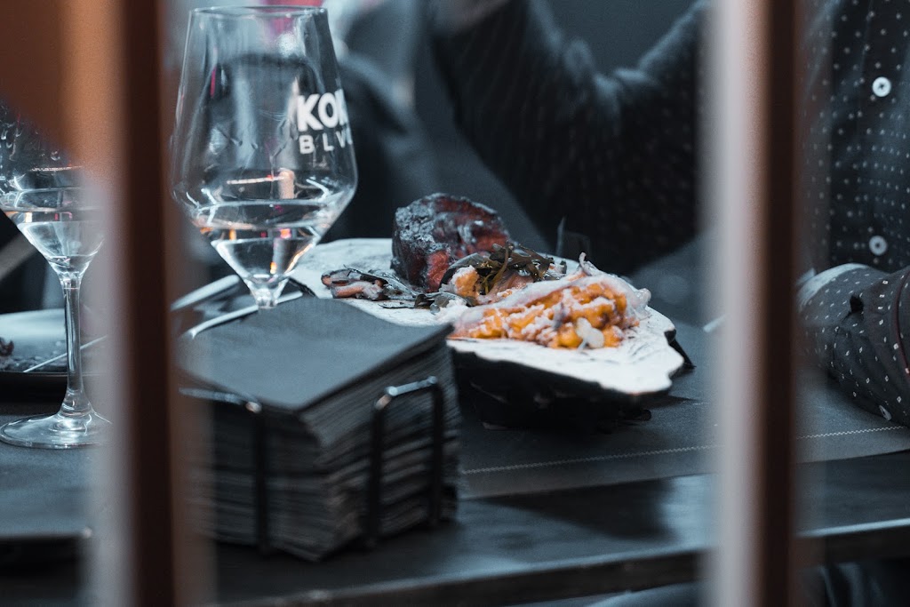 Koko Blvck restaurante cocteleria teteria — Del propietario