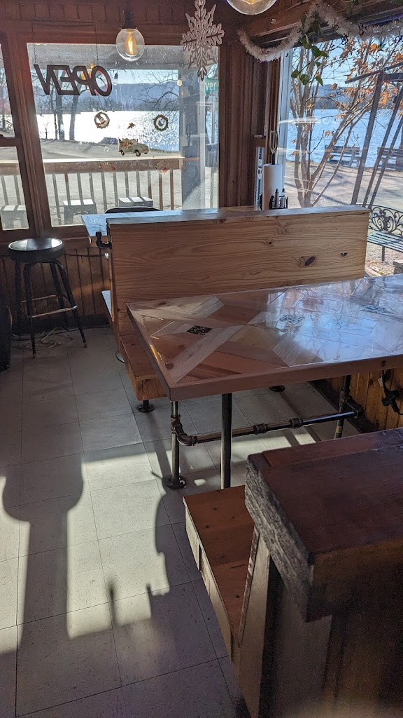  River Ratz Saloon and Lodge