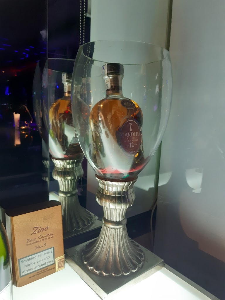 Bar de Copas COCKTAIL — Comida y bebida