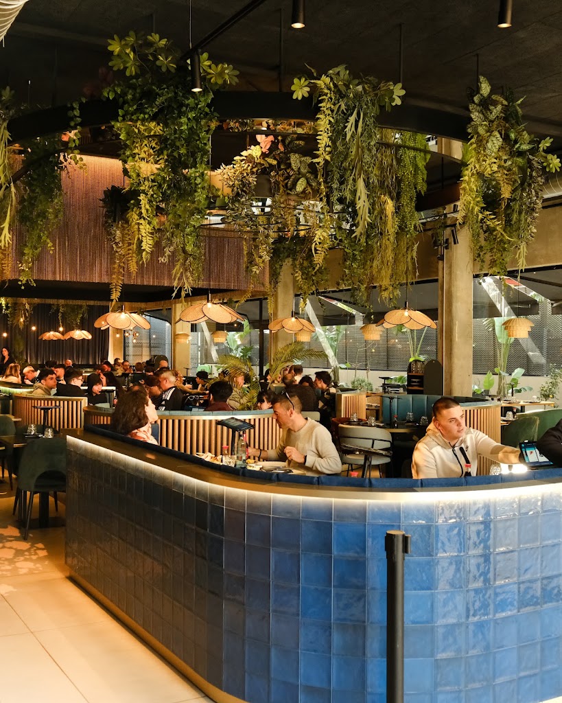 Yako Sushi | Cornella — Ambiente
