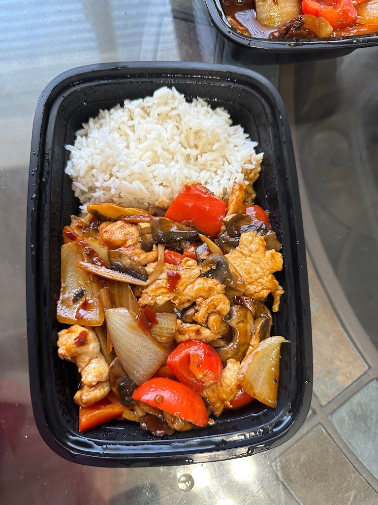 Canton Chinese Restaurant in Thunder Bay