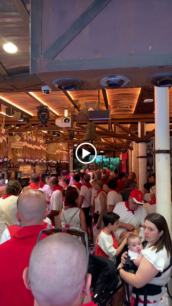 Asador Restaurante Katuzarra — Ambiente