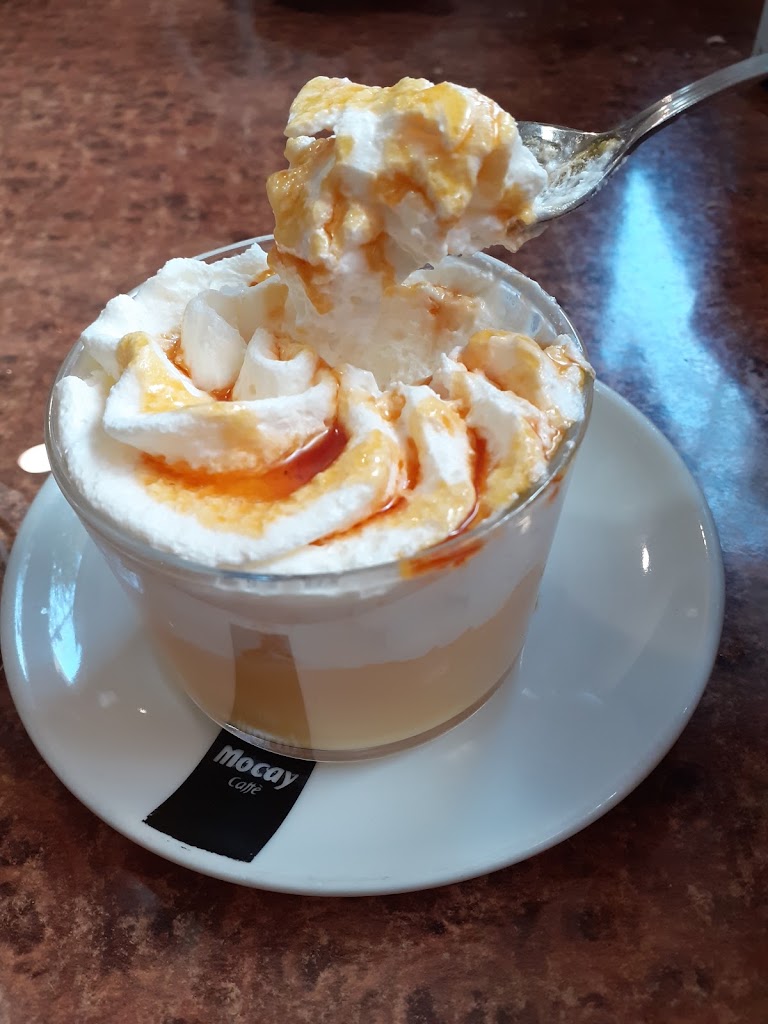 Cafeteria - Restaurante El Puente — Comida y bebida