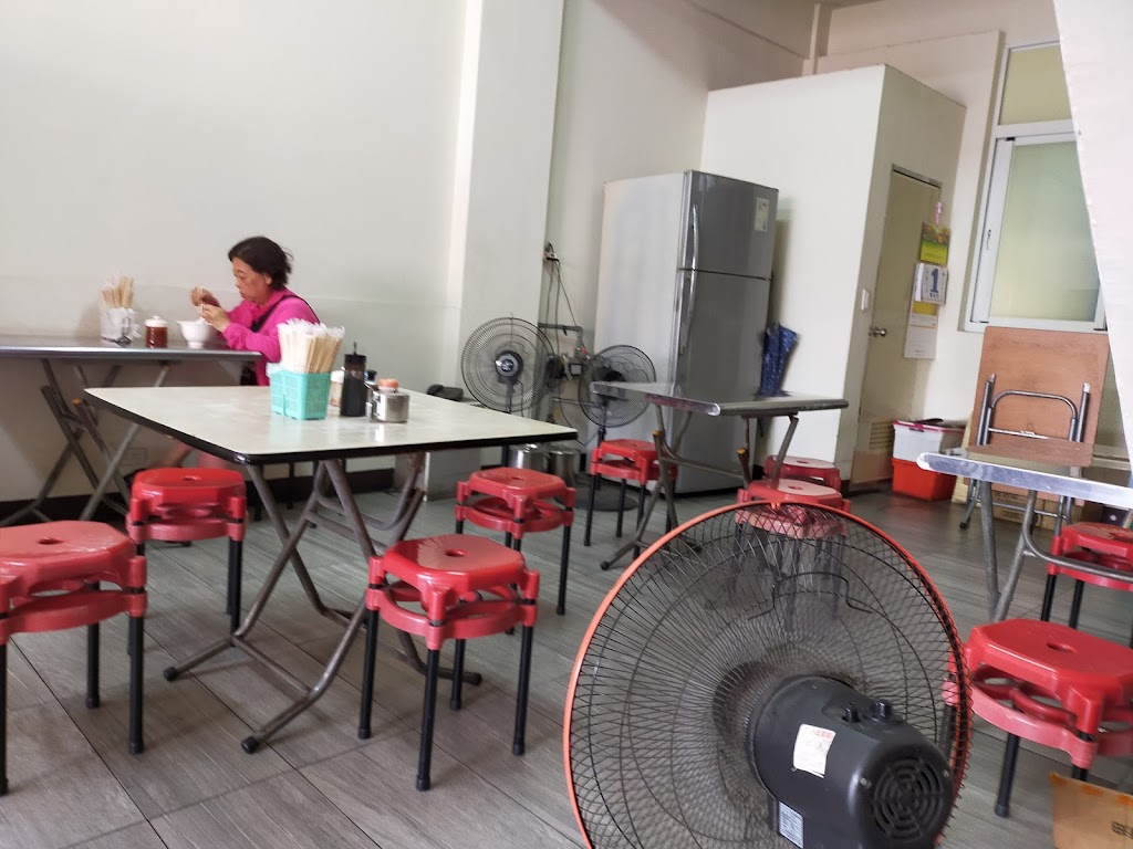 歪仔伯東市意麵 的照片