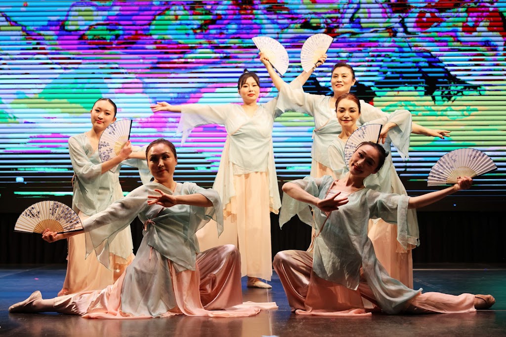  Glow Dance & Fitness