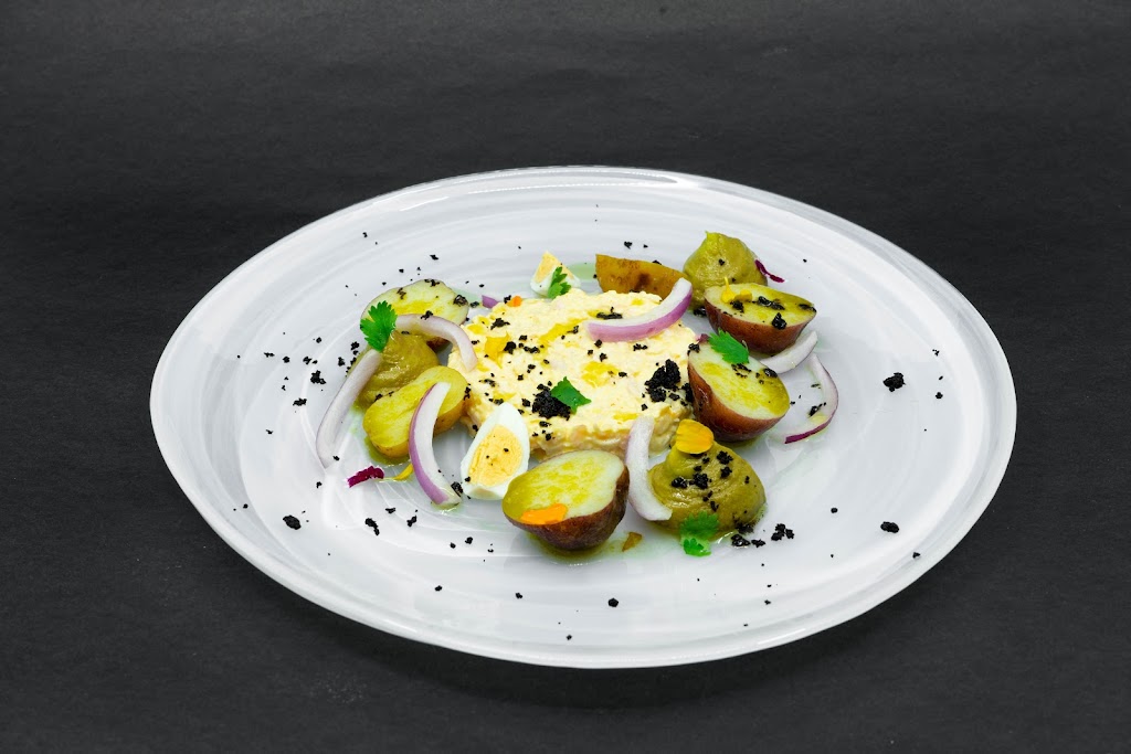 Lucira Restaurante — Comida y bebida