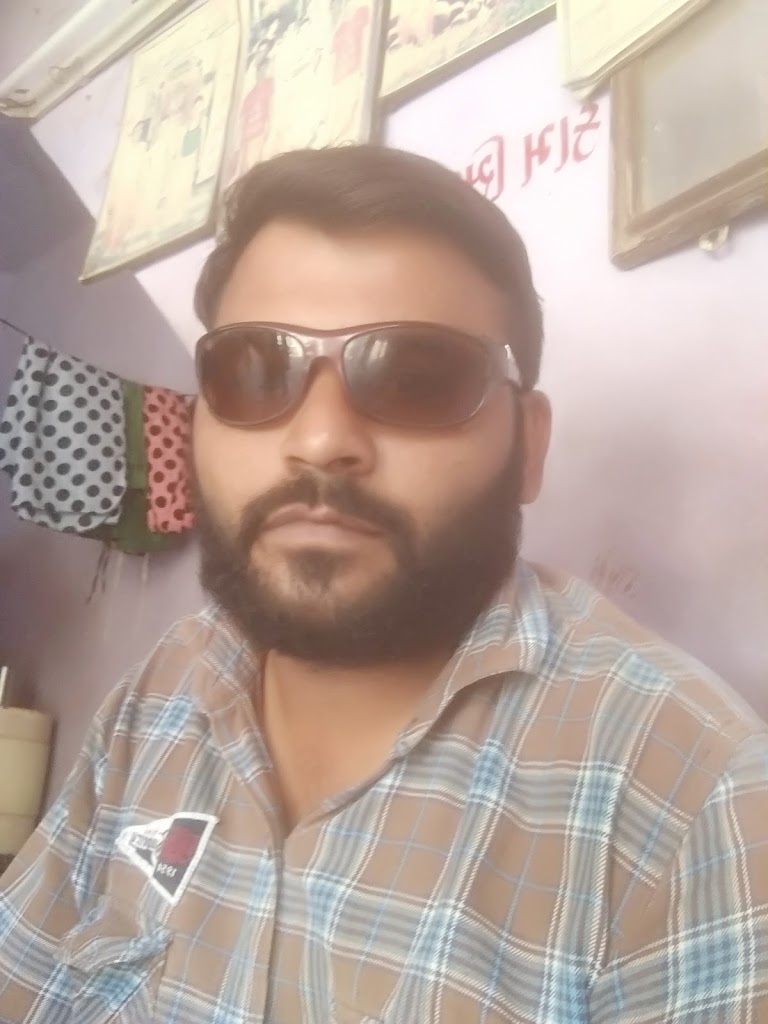 Jay Bhole Hair Cutting