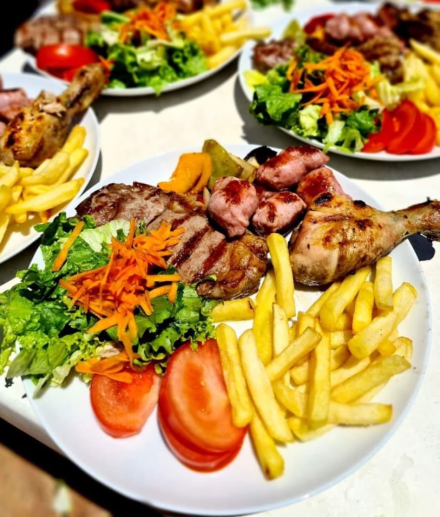 The Jungle Food & Drinks — Papas fritas