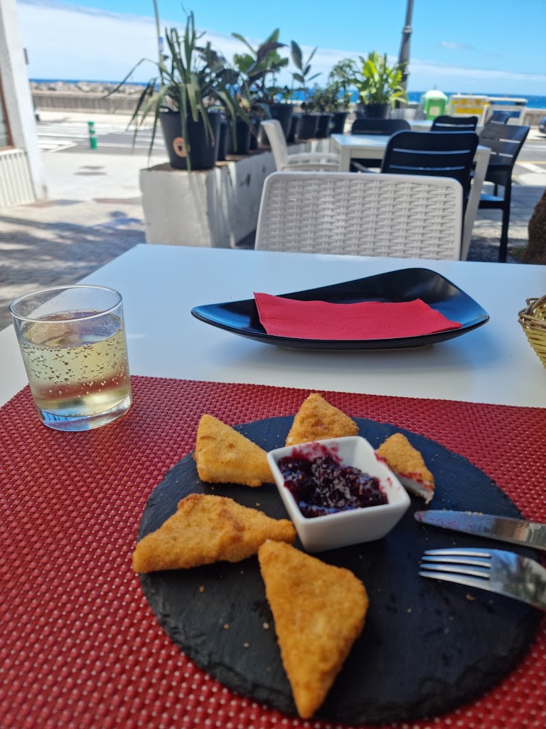 Cafe Bar Plaza Chica — Comida y bebida