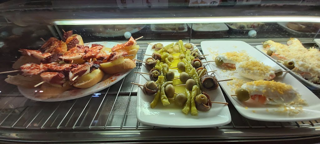 Bar Pangu — Comida y bebida