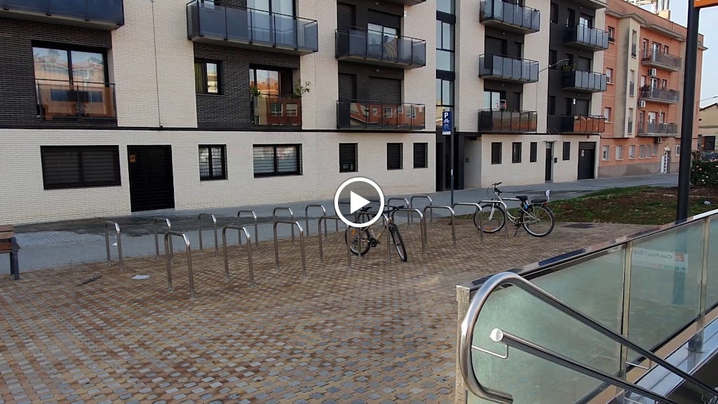 Aparcabicis a Estacio Can Feu - Gracia