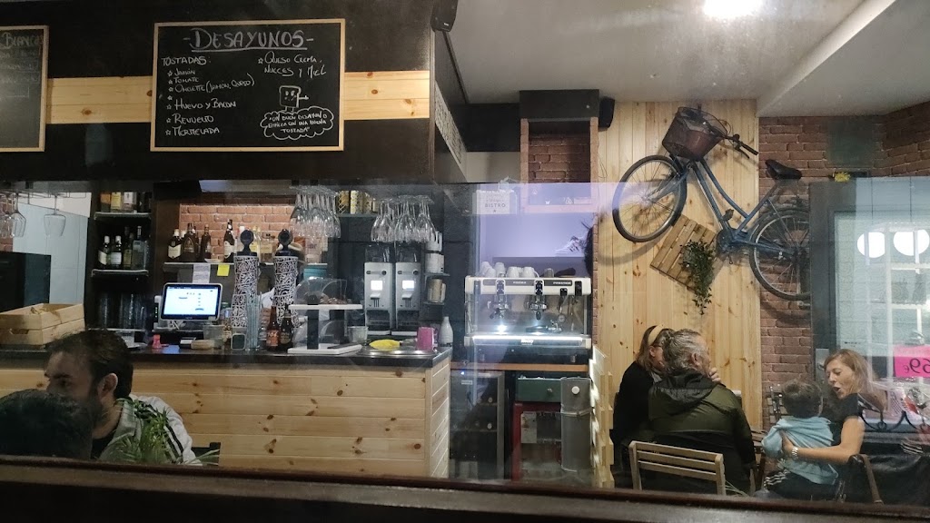 Bistro Bar Balsa — Ambiente