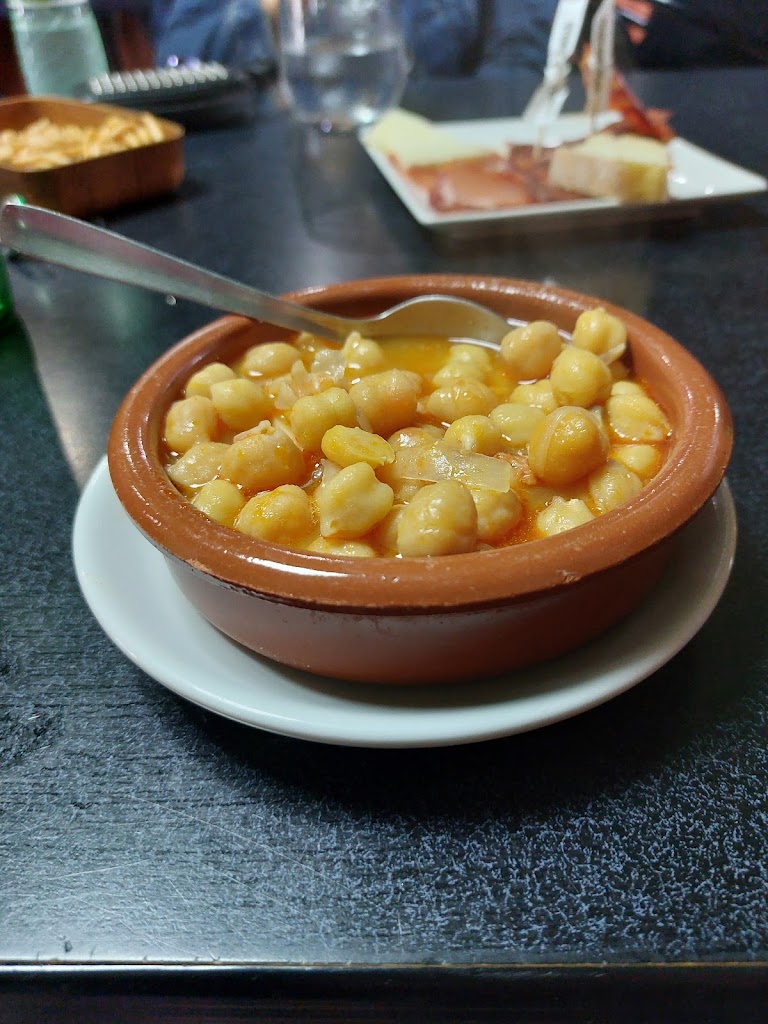 Super Couto Bar — Comida y bebida