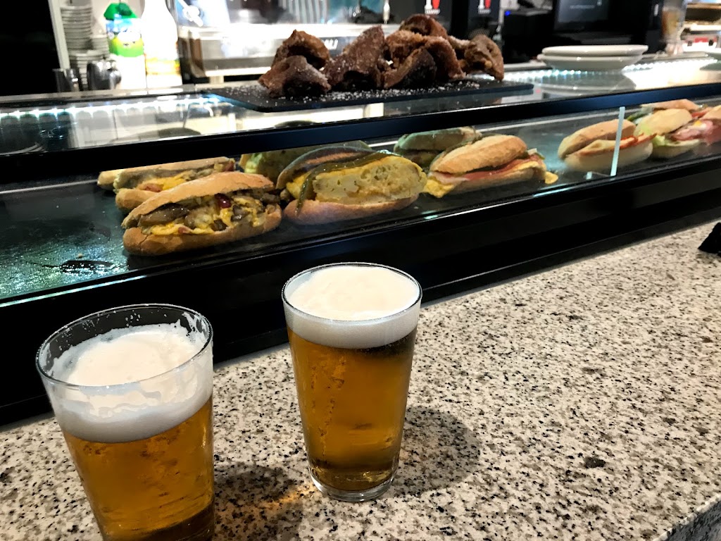 Cafeteria La Gondola — Comida y bebida