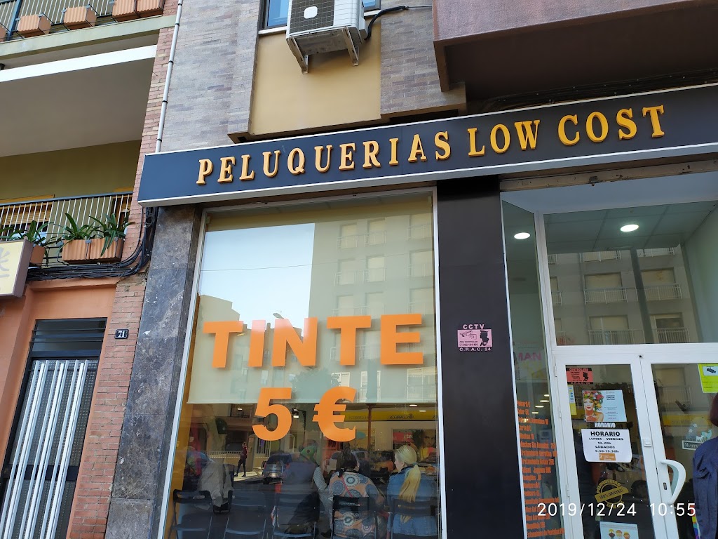 Peluquerias low cost La Vila — Exterior