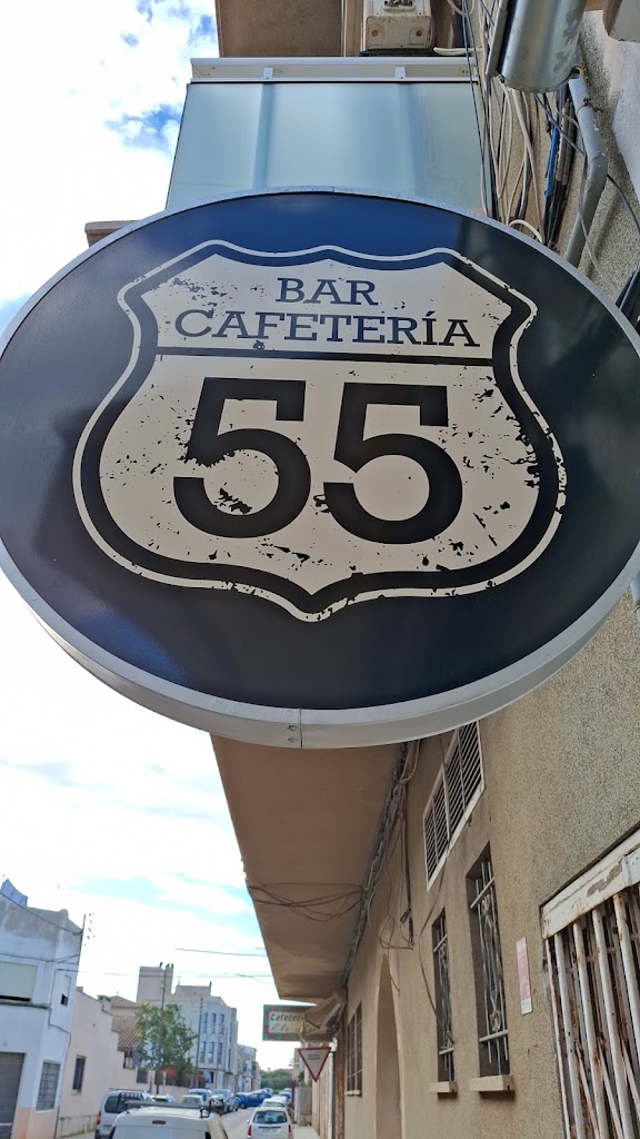 BAR CAFETERIA 55 — Del propietario