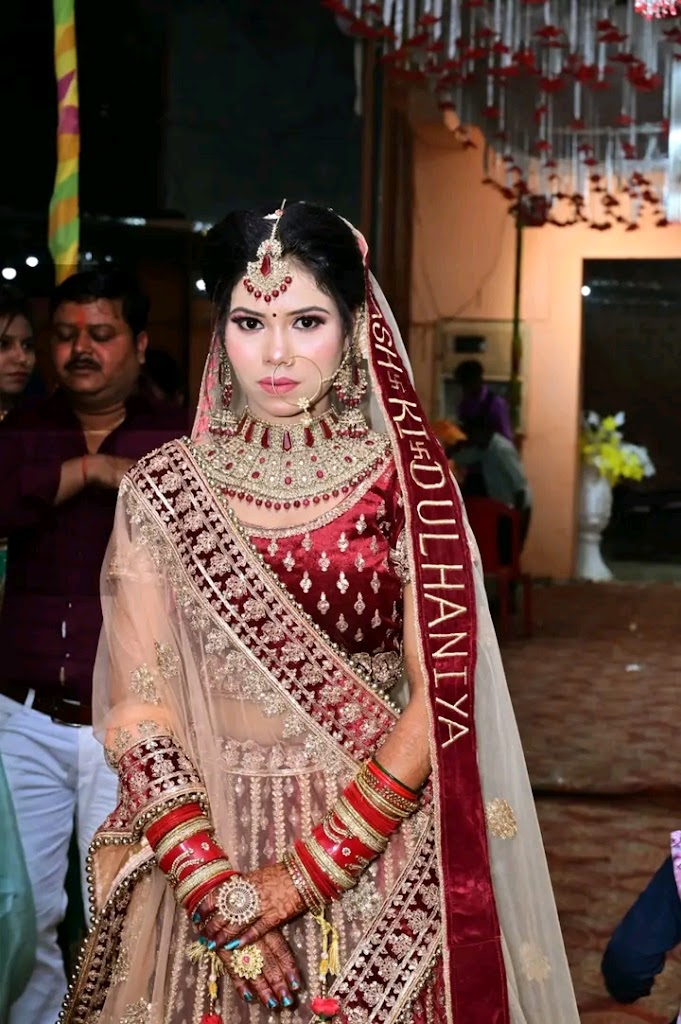 Akansha Beauty Salon