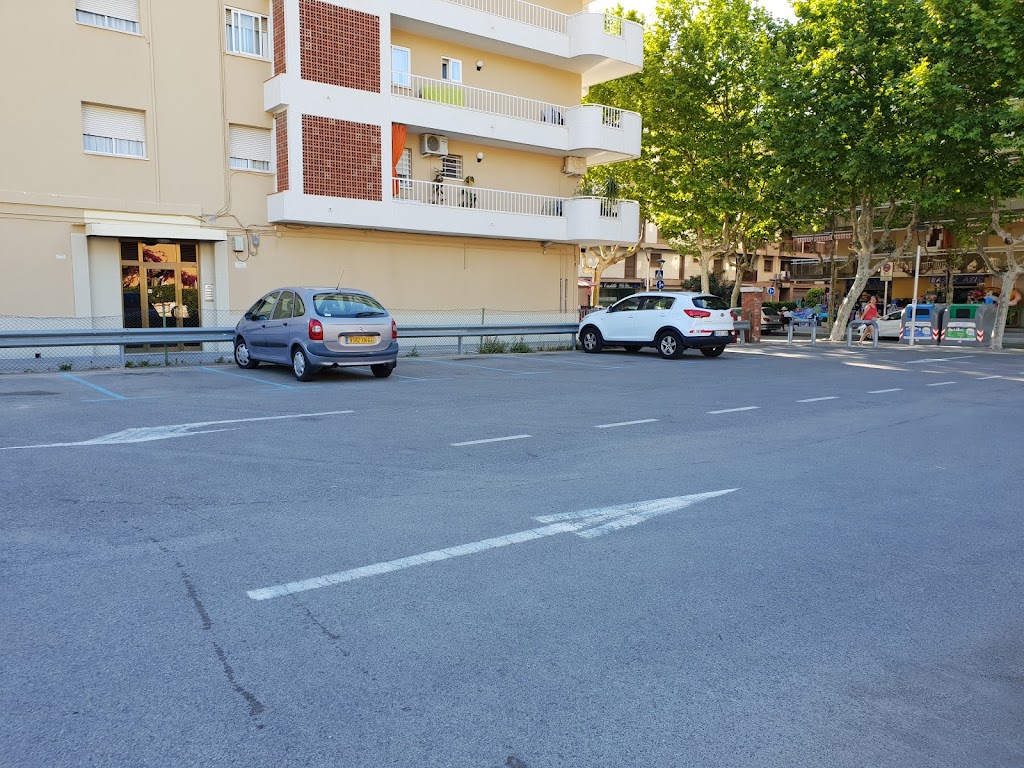 Carrer Major, 8 Parquing