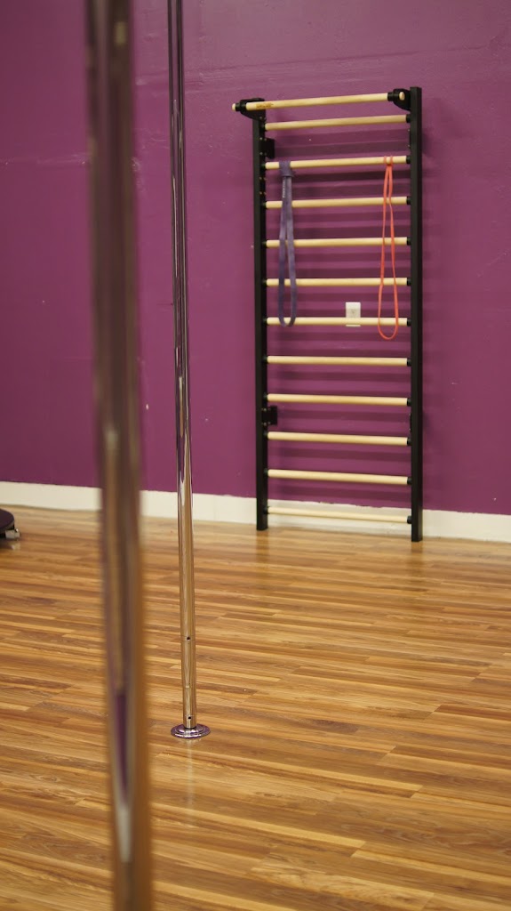  Platinum 8 Pole and Fitness