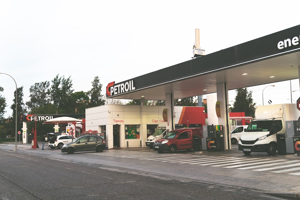 Petroil Energy Granadal - Estacion de Servicio