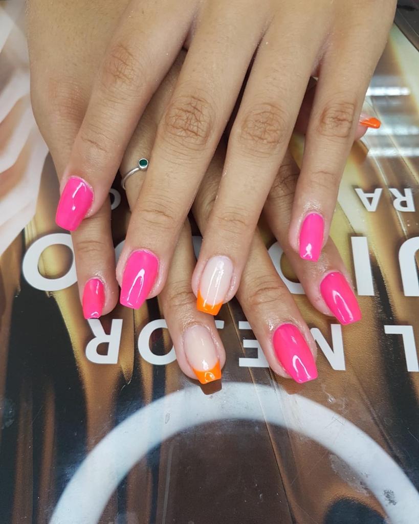 SALON ANABELLA — Manicura