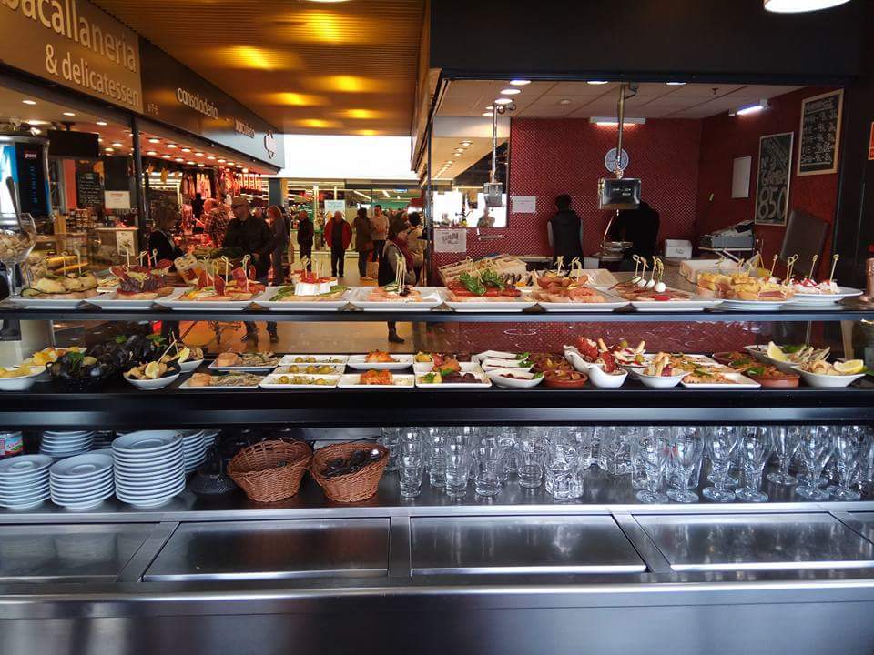 Salmeron Cafeteria Restaurant — Ambiente