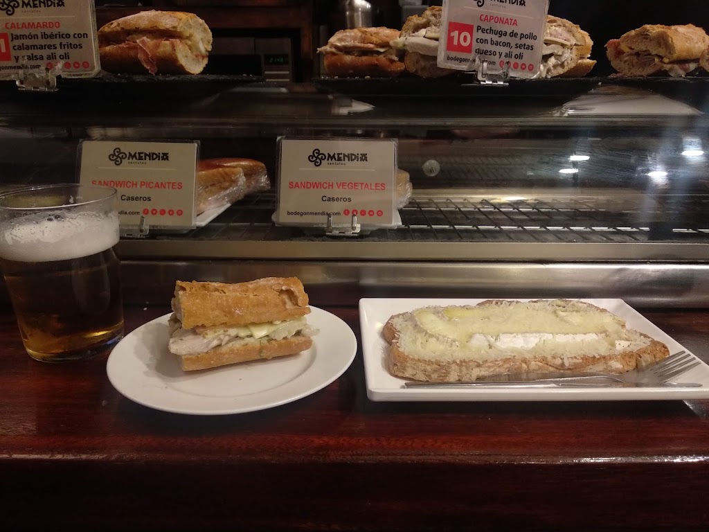 Bodegon Mendia — Ambiente