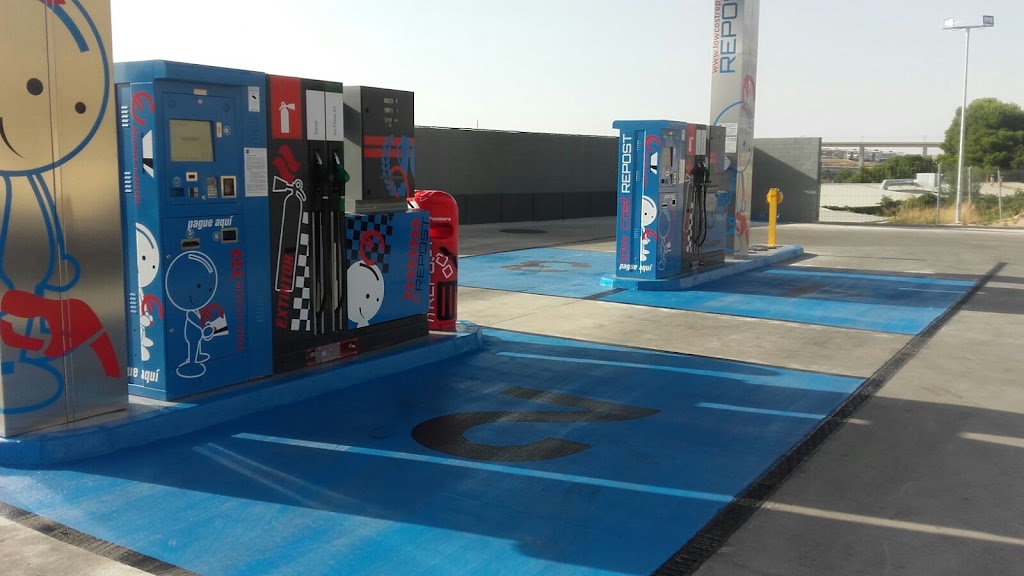 Lowcost Repost ES Cuarte "La Junquera" — Surtidor de combustible