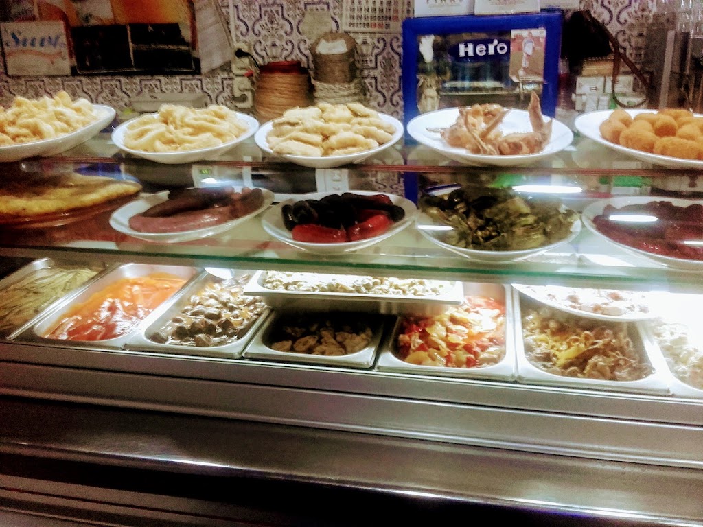 Cafeteria Restaurante La Punta — Comida y bebida