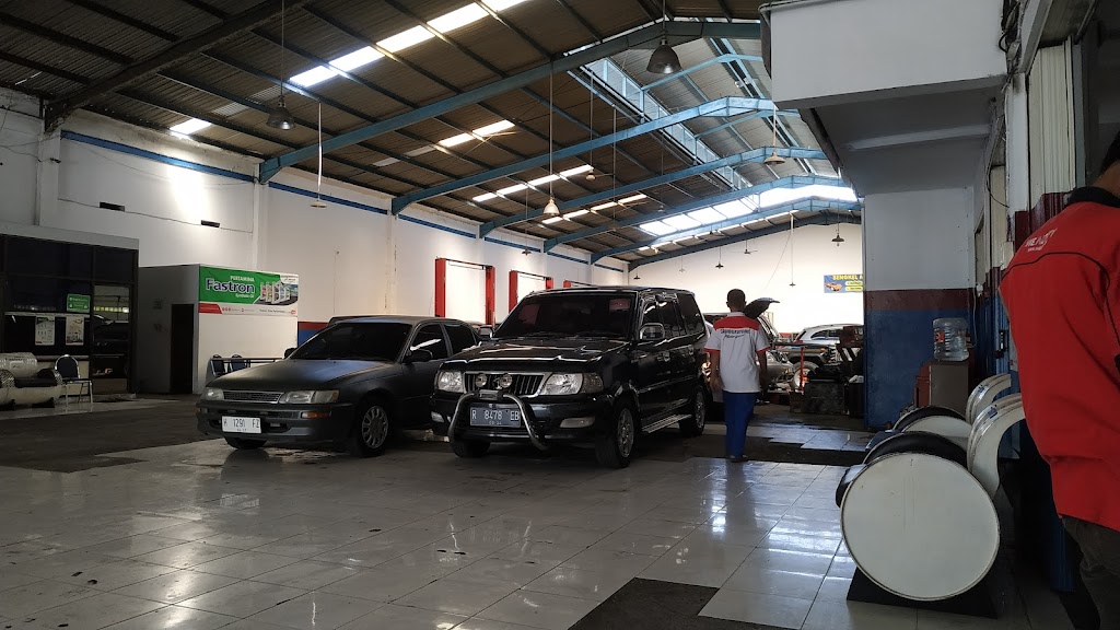 Grand Prix Auto Center