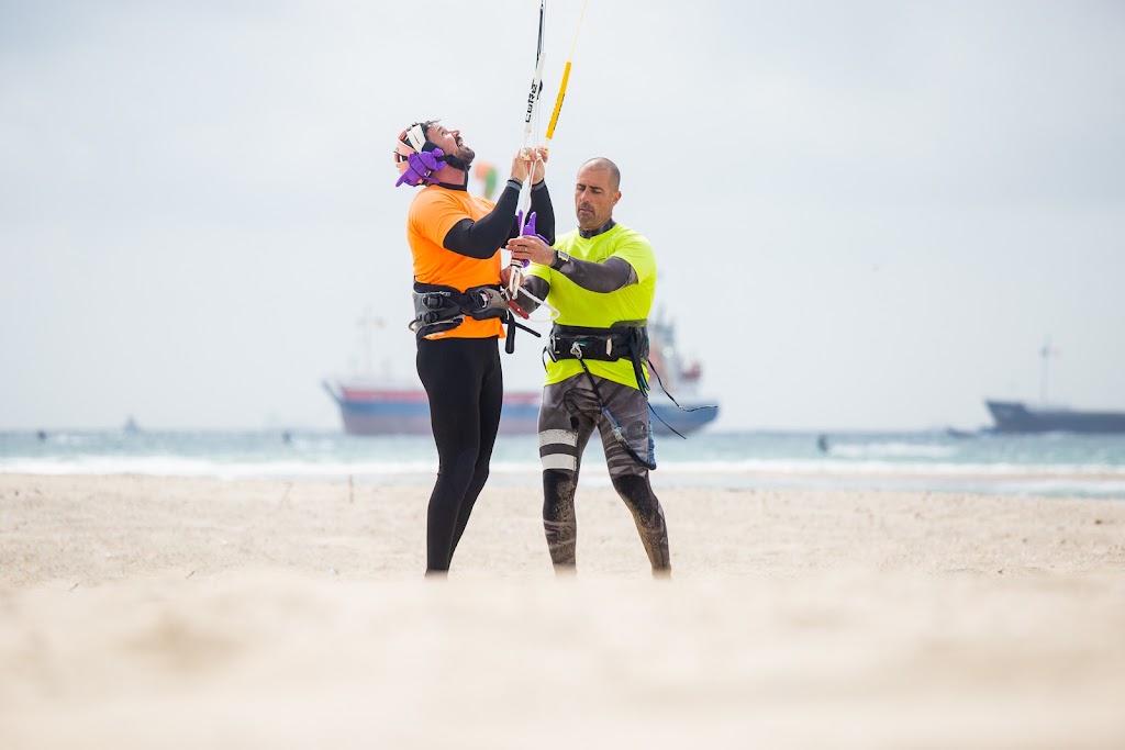 20 Nudos Tarifa . Escuela de Kitesurf — Del propietario
