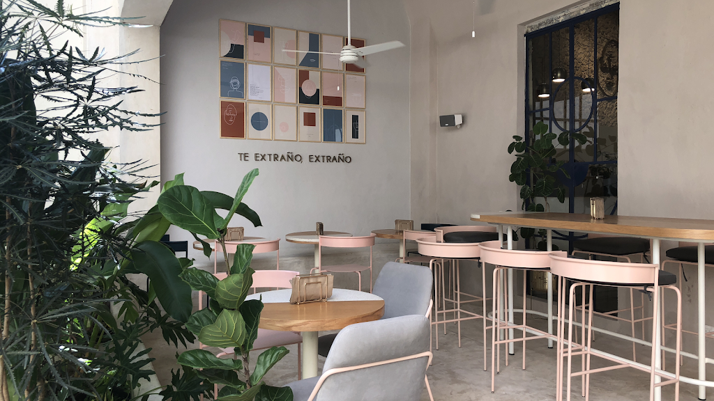 Te Extrano, Extrano.