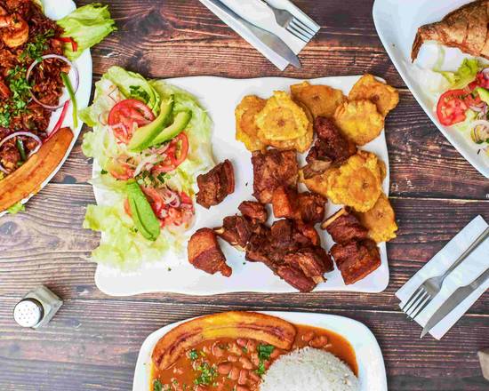 La Herradura, Bar-Restaurante — Comida y bebida