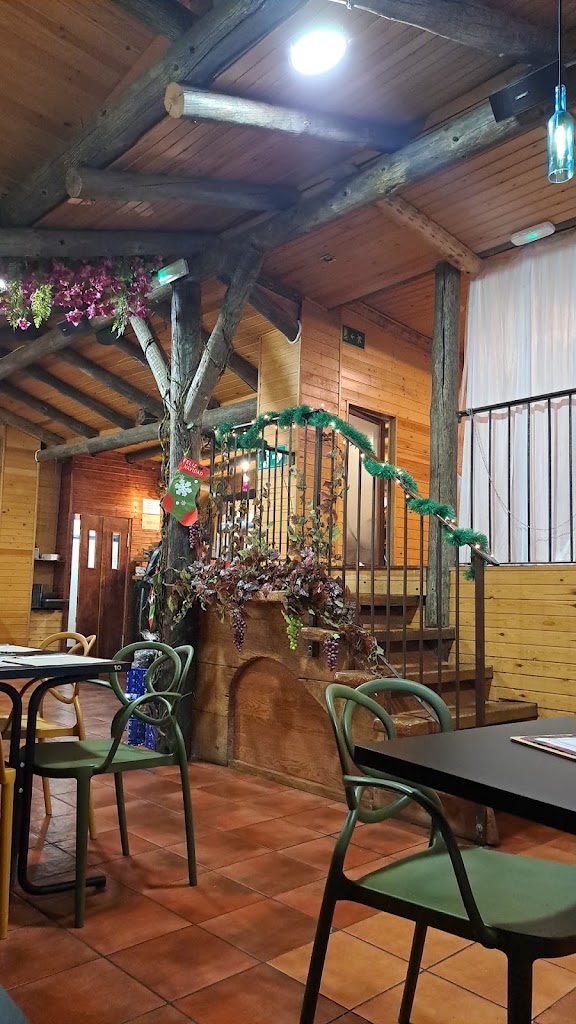 Toca Fusta Gastrobar — Ambiente