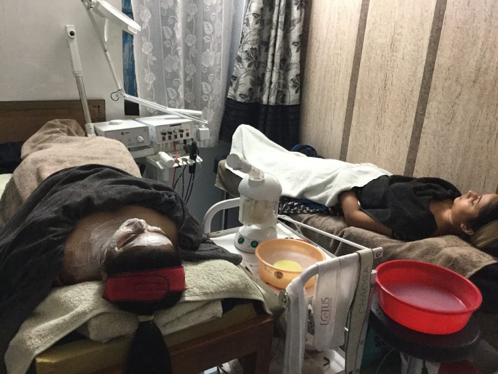 Sujata Beauty Zone And Spa Only For Ladies