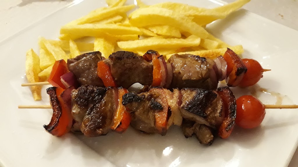 El Camachito — Comida y bebida