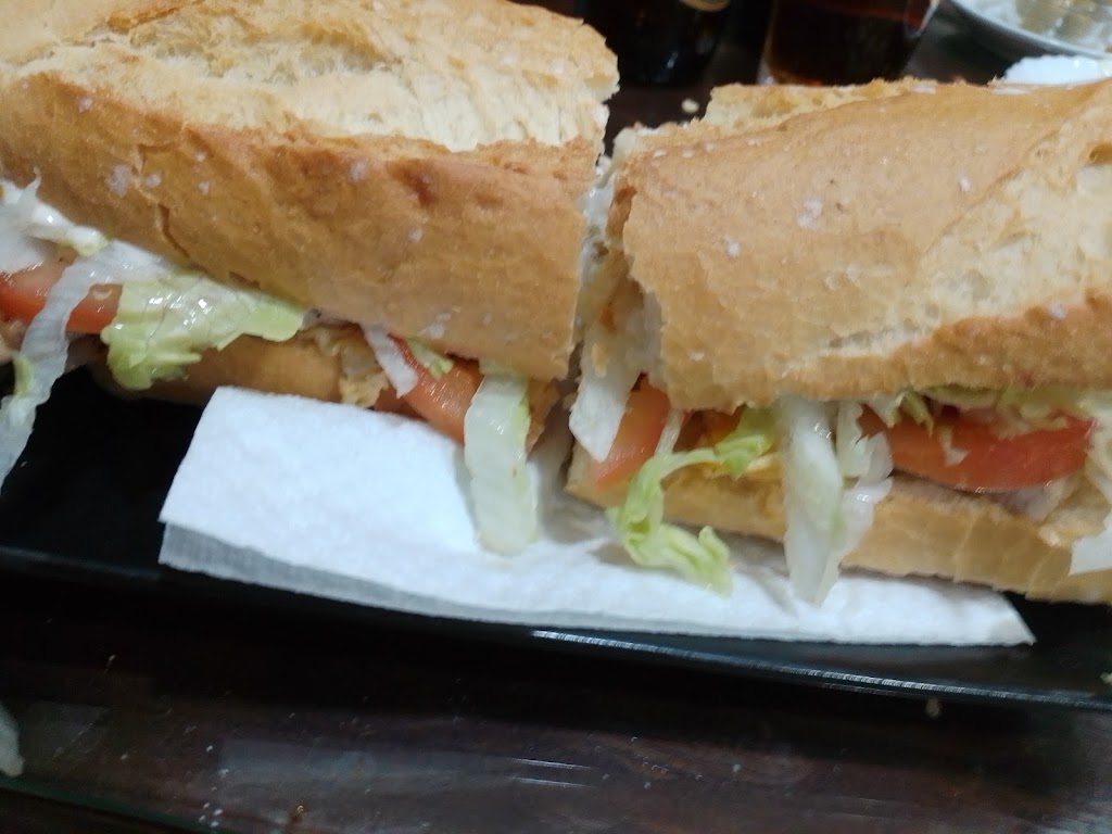 Cafeteria L'estacioneta — Comida y bebida