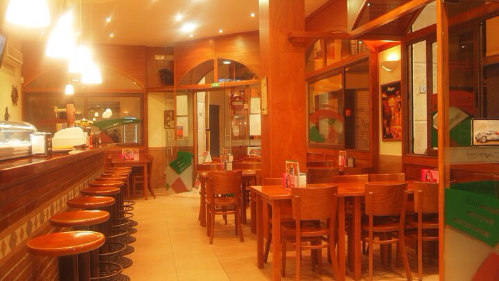 Bar Caprizi (Restaurant De Kebab, Pizzes i Pollastre) Halal