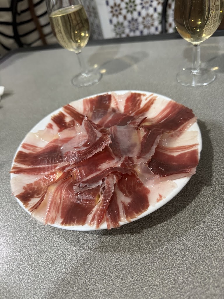 Casa Pepe Ramirez — Comida y bebida