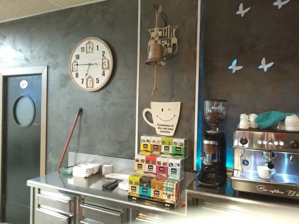 "El Barrio" Bar-Cafeteria — Ambiente