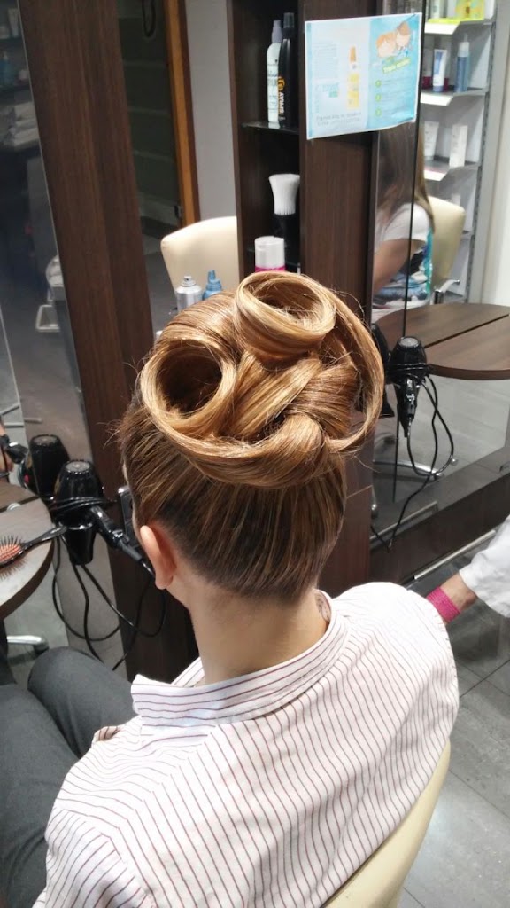 Peluqueria y Estetica JAVIER — Peinado