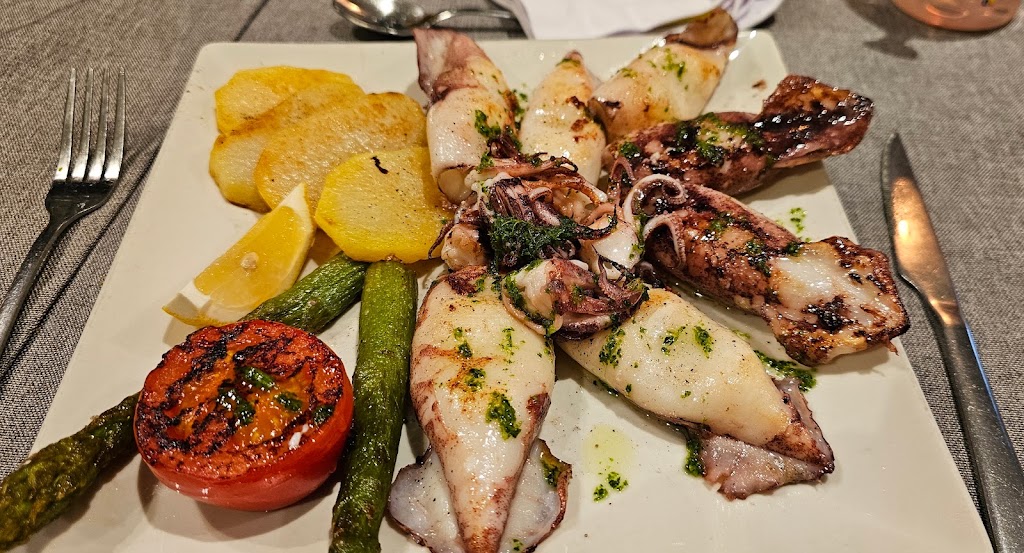 CAN TIVILL — Comida y bebida