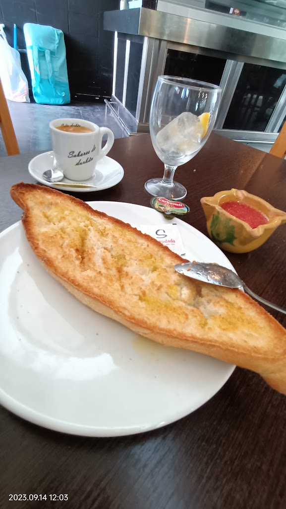 Cafeteria de la Piscina Municipal — Cafe