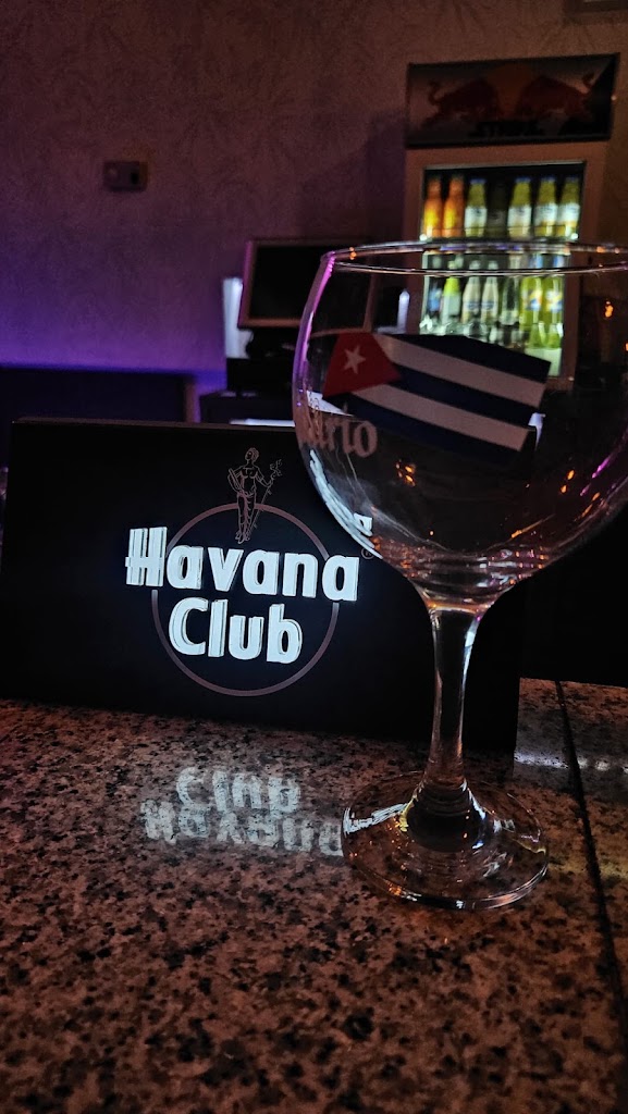 Pub Hasta el cielo — Comida y bebida